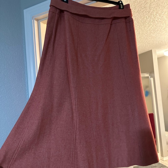 Orange mid calf skirt - Picture 3 of 3